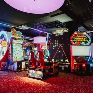 Sir Winston Fun & games Amsterdam image 2