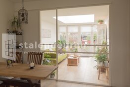 Stalen deuren: de mogelijkheden verrassend en het woongenot verbluffend