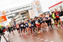 Lucas Nieuweboer zorgt na 18 jaar voor Nederlandse winst bij NN Egmond Halve Marathon