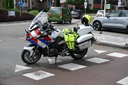 Auto flink beschadigd bij ongeval met fietser in Heiloo
