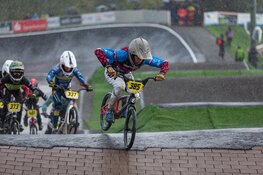 Boscrossers sluiten 3-Nations Cup af in modderig Esselbach