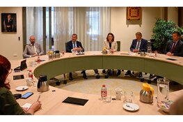 Van Dijk bij ambtsbezoek Heiloo over fusie, samenwerking en toekomst