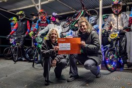 Rabobank schenkt €10.000 voor nieuwe verlichting Boscrossers