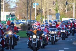 Santa Máxima-motortocht met 156 motoren haalt duizenden euro’s op voor zieke kinderen