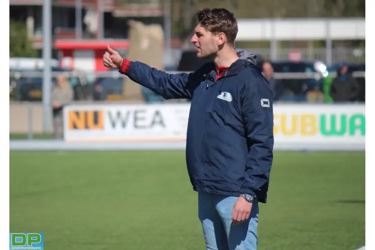 Robbert Michielsen vertrekt na dit seizoen bij De Foresters, Jethro Abram nieuwe trainer