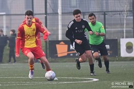 HSV gedeeld koploper na nipte winst op Always Forward