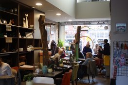 Het Digibeet & Katten Café: Een café met een missie