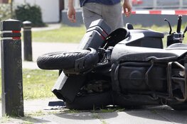 Fietser gewond na aanrijding met motor in Heiloo