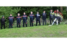 Dodenherdenking in Heiloo met stille tocht bij monument