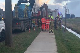 Vrachtwagenchauffeur komt klem te zitten