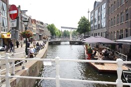 21 meter lang drijvend terras geopend in Alkmaar