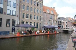 21 meter lang drijvend terras geopend in Alkmaar