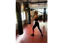 Buiten kickbokslessen voor jongeren