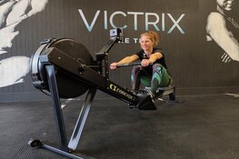 Karin Wittebrood roeit marathon voor Victrix Foundation: "Sport voor alle kinderen"