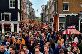 Drukke, maar gezellige Koningsdag in Amsterdam