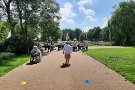 Bewoners wooncomplex De Loet sluiten sportcarrousel feestelijk af