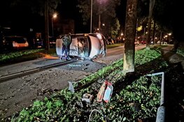Automobilist crasht op Ypesteinerlaan in Heiloo
