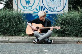 Poëziepopper Vincent Corjanus naar Heiloo