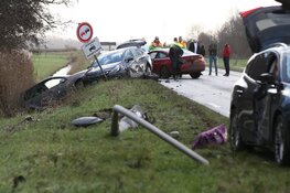 Botsing met vier auto&#39;s op N203 bij Castricum, zeker twee gewonden
