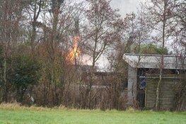 Brand in bewoond tuinhuisje in Heiloo