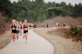 Simon Debognies en Diane van Es winnen Groet uit Schoorl Run