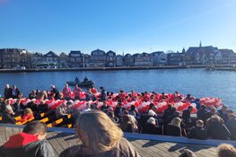 AZ onder 19 groots gehuldigd op Waagplein